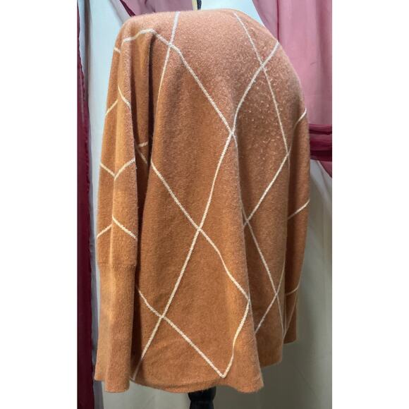 Garnet Hill Cashmere Cropped Sweater, size Medium - Picture 7 of 9